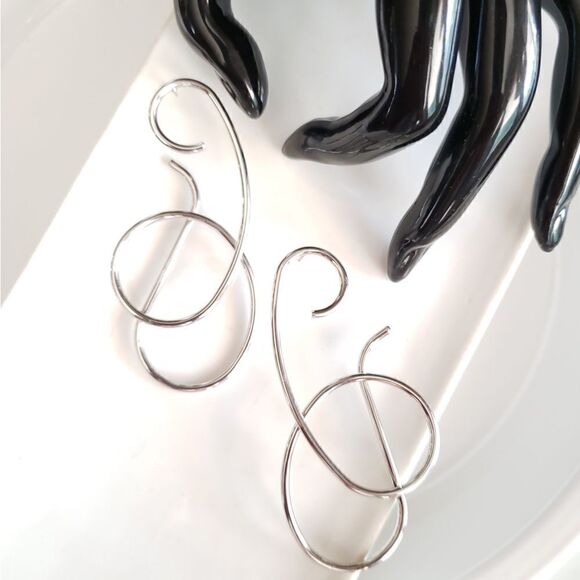 New! Zara Extravagant Geo Earrings - Picture 14 of 16